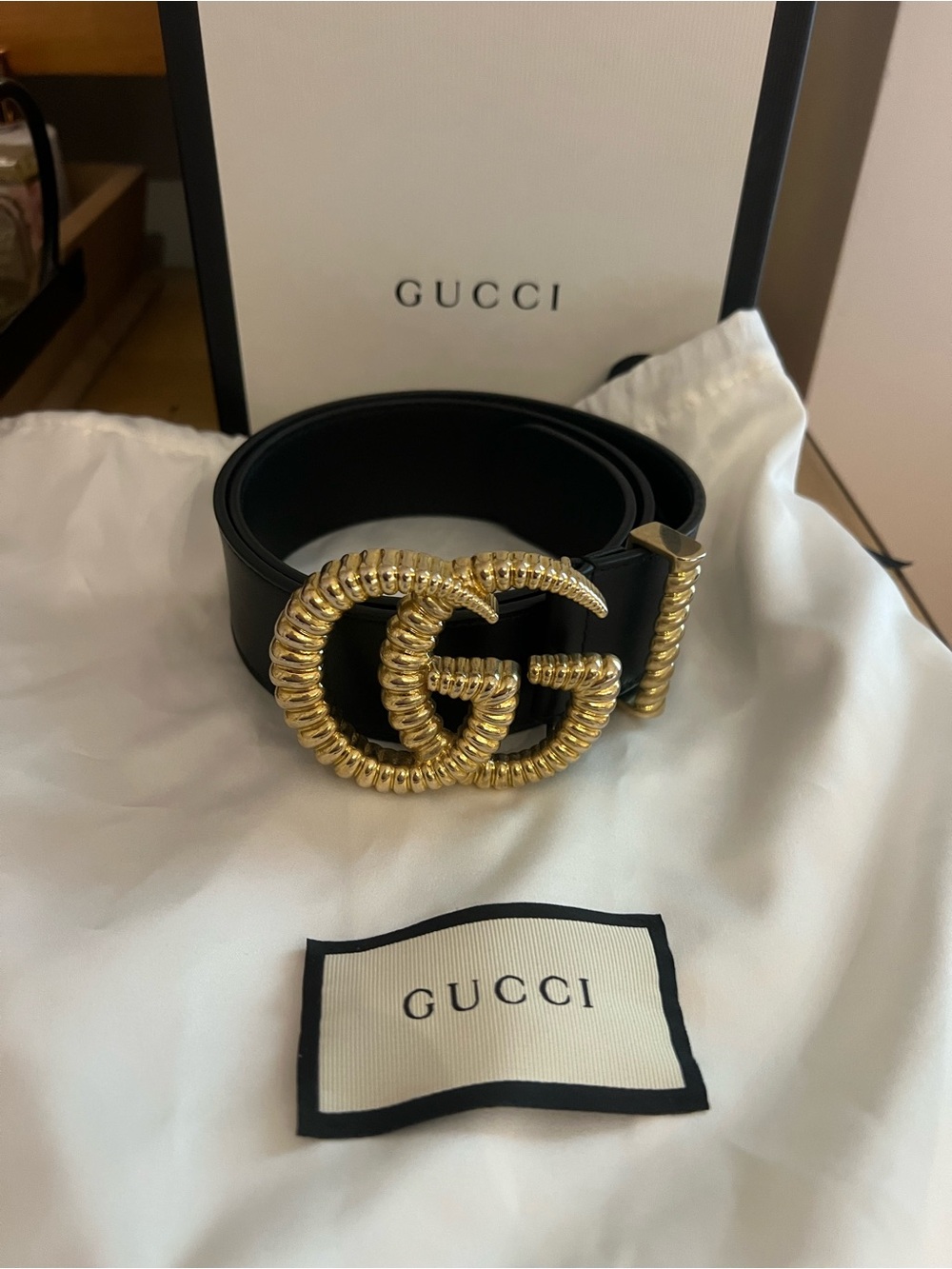 AUTHENTIC GUCCI Black Leather GG Gold Buckle Belt